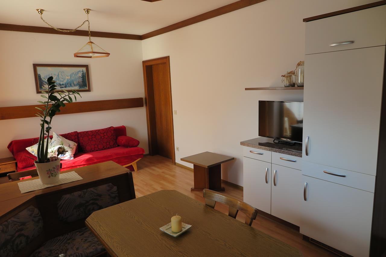 Appartamento Haus Enzian Sankt Johann im Pongau Esterno foto